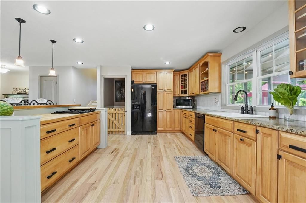 Photo 12 of 53 - 19806 NE 172nd Street
