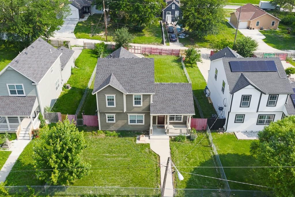 1220 Barnett Avenue — photo 2