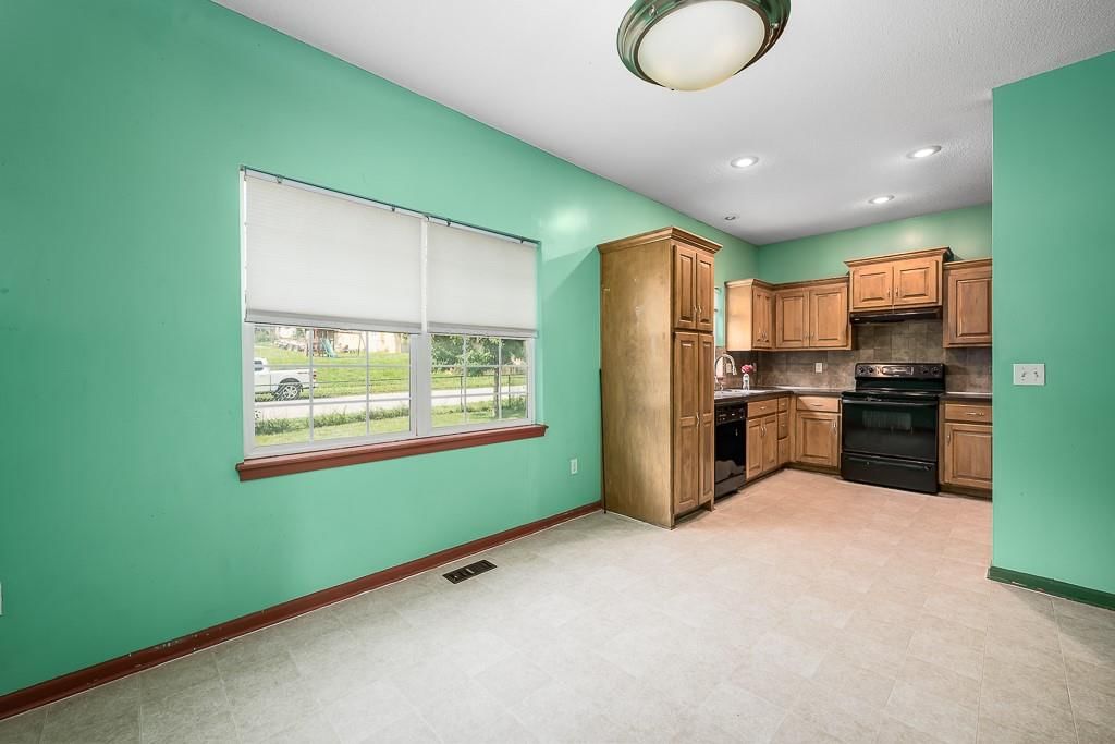 1220 Barnett Avenue — photo 5