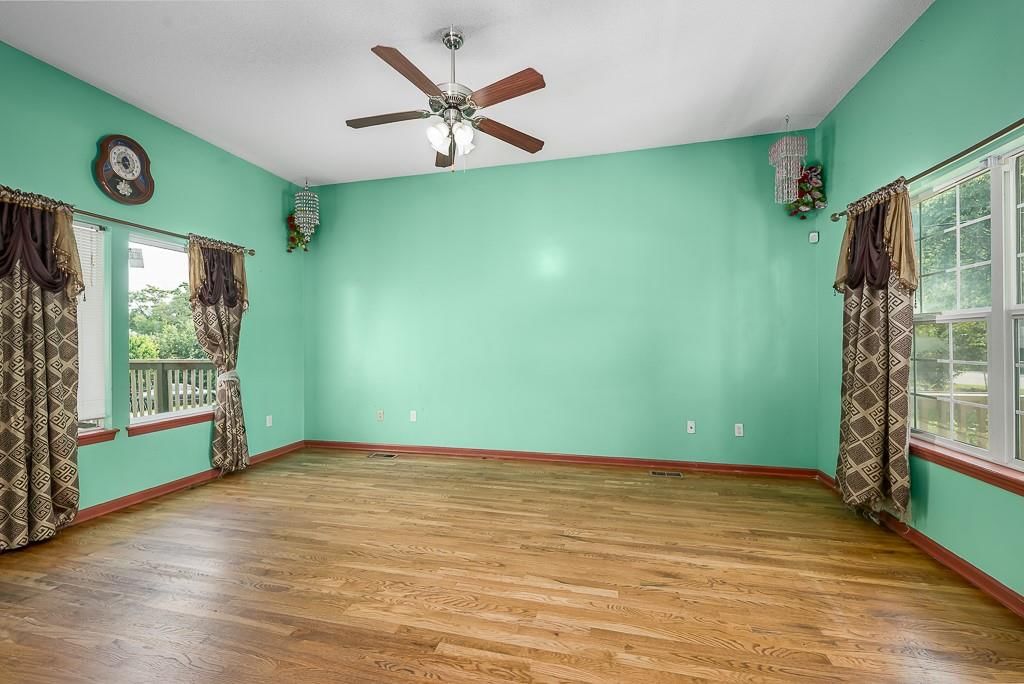 1220 Barnett Avenue — photo 9