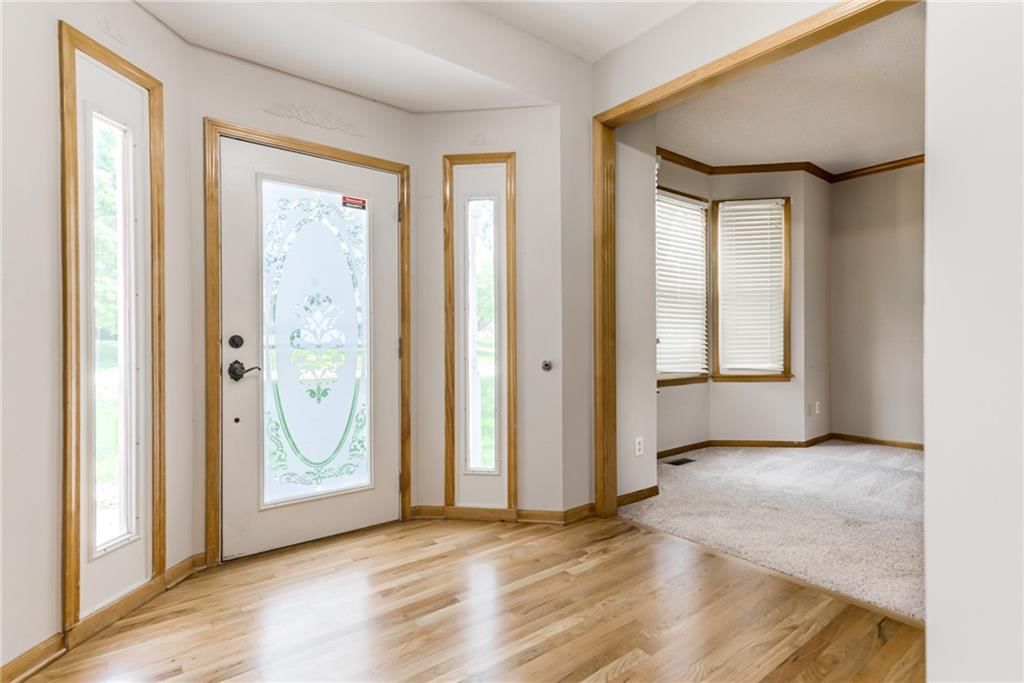 Photo 5 of 60 - 4901 NW 87th Street