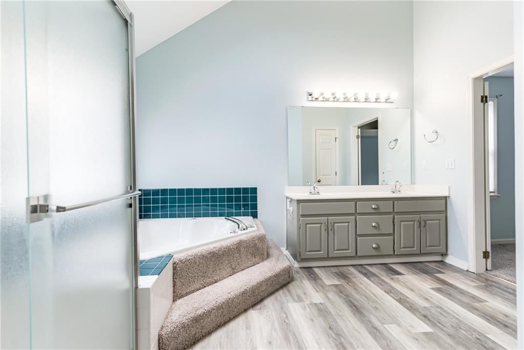 Photo 33 of 60 - 4901 NW 87th Street