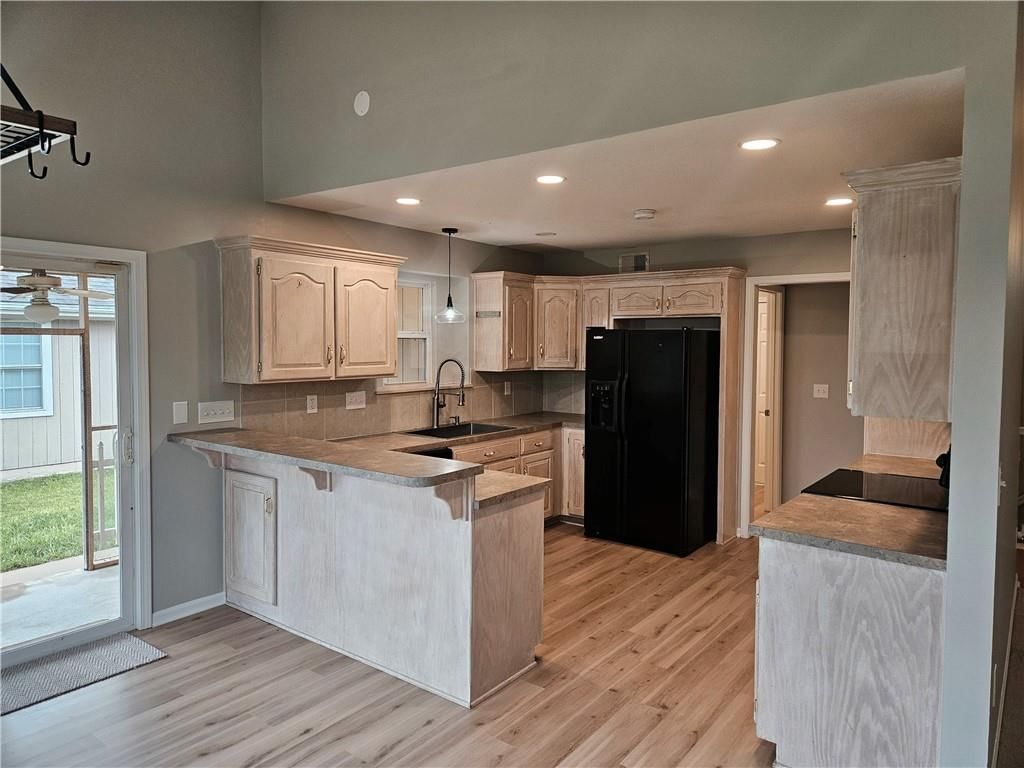 1309 Thomas Drive — photo 3