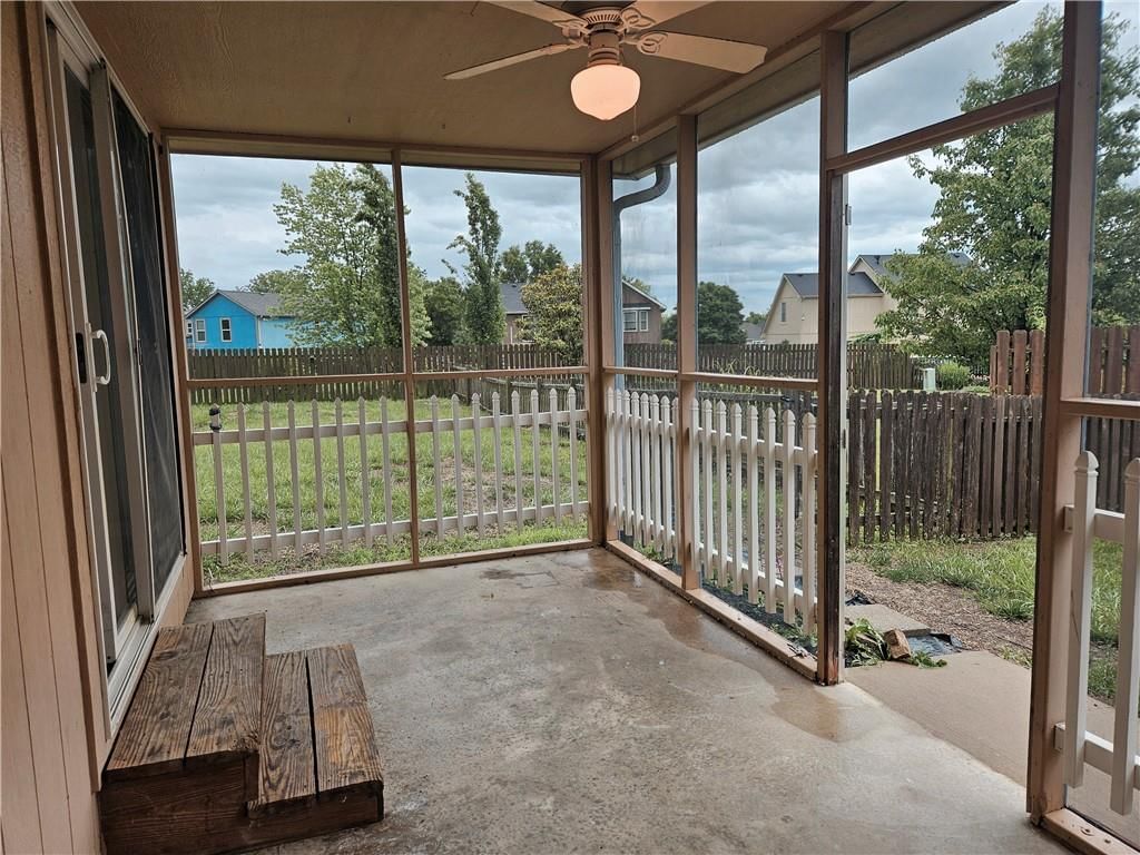 1309 Thomas Drive — photo 24