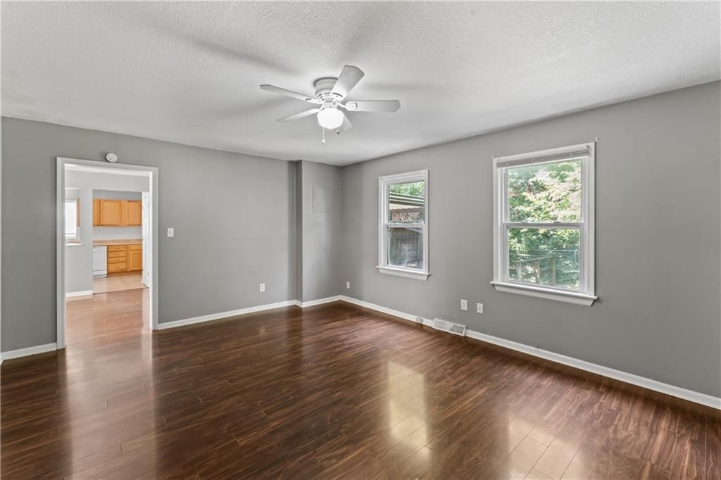 1700 Lawrence Avenue — photo 2
