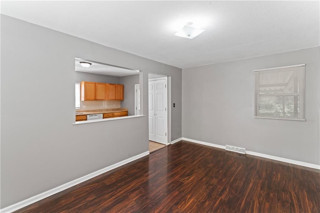 1700 Lawrence Avenue — photo 6