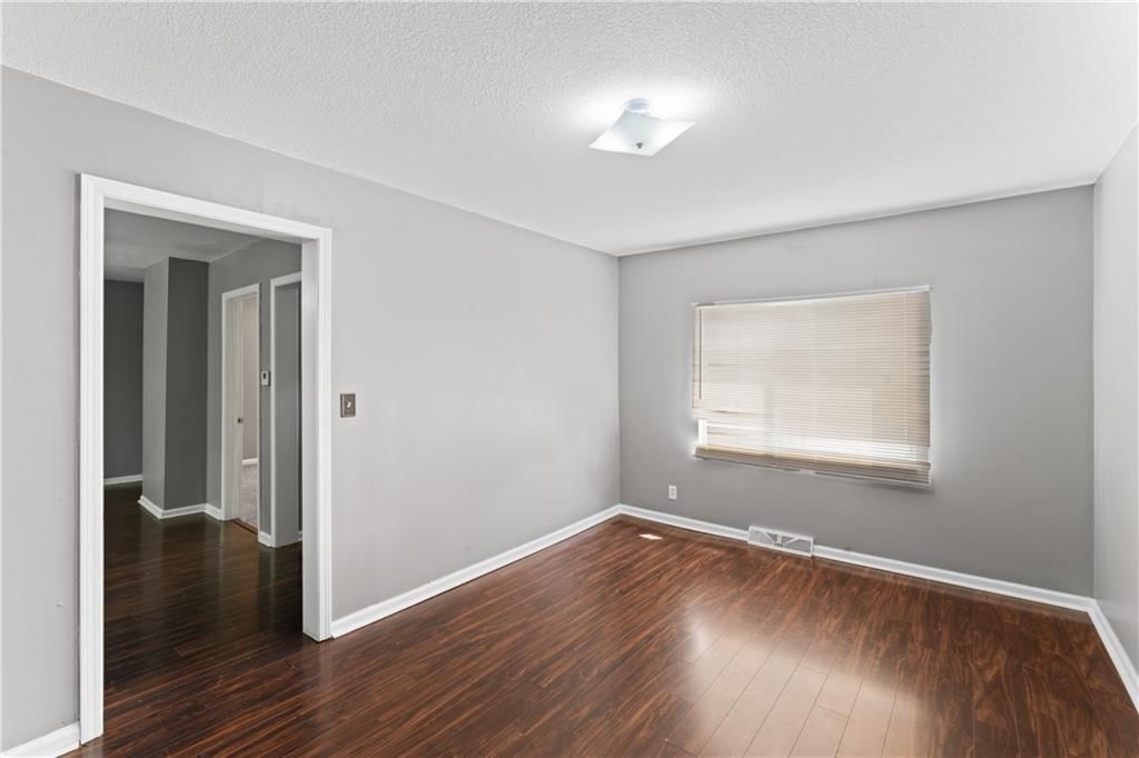 1700 Lawrence Avenue — photo 7