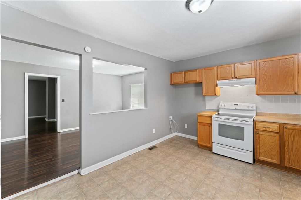 1700 Lawrence Avenue — photo 10