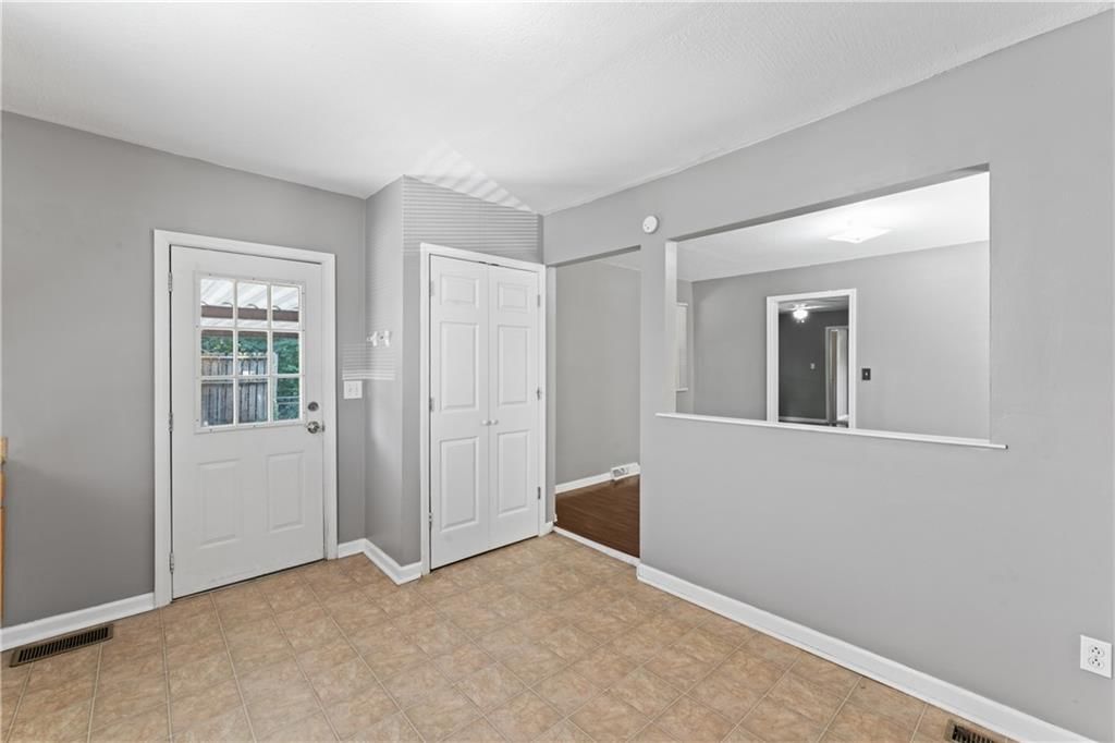 1700 Lawrence Avenue — photo 11