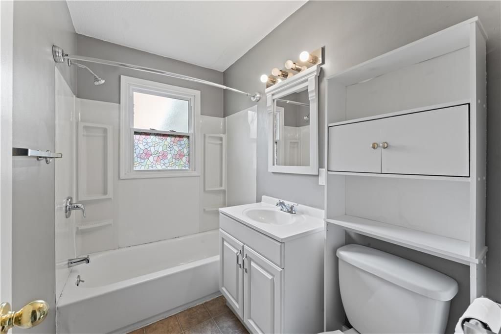 1700 Lawrence Avenue — photo 16