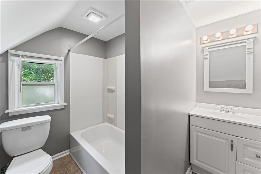 1700 Lawrence Avenue — photo 25