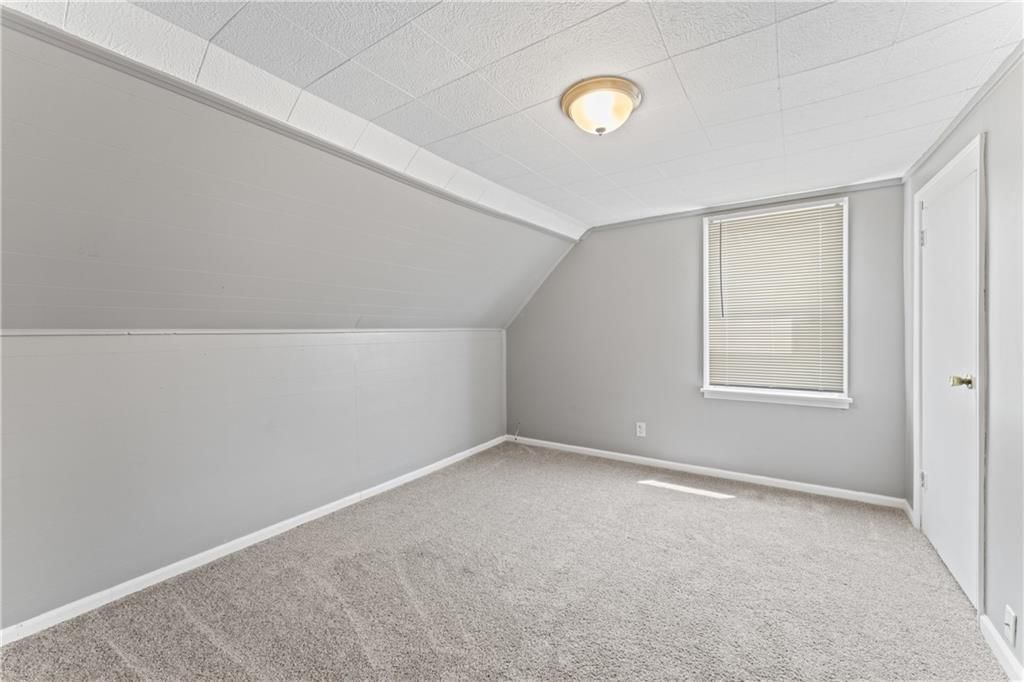 1700 Lawrence Avenue — photo 26