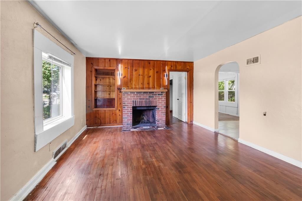 2926 Stewart Avenue — photo 2