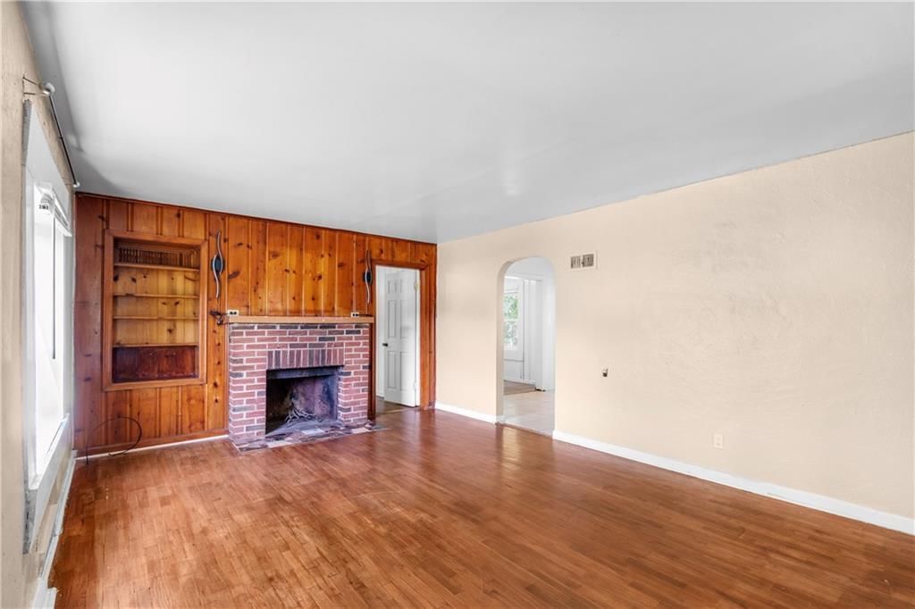 2926 Stewart Avenue — photo 3