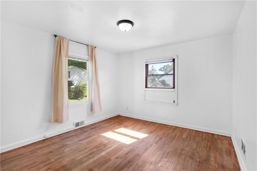 2926 Stewart Avenue — photo 7