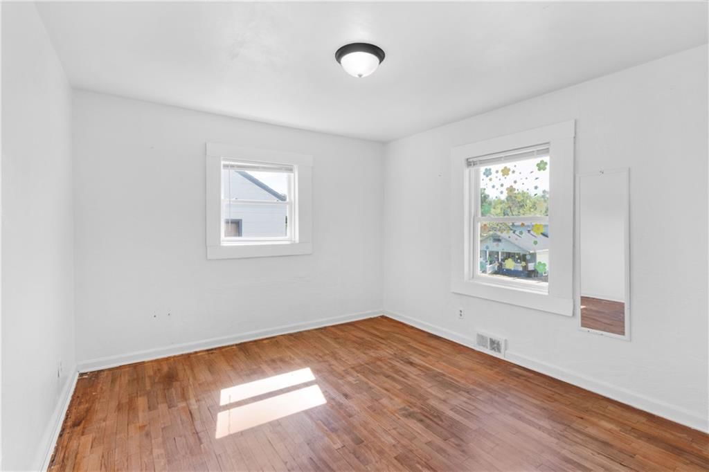 2926 Stewart Avenue — photo 9