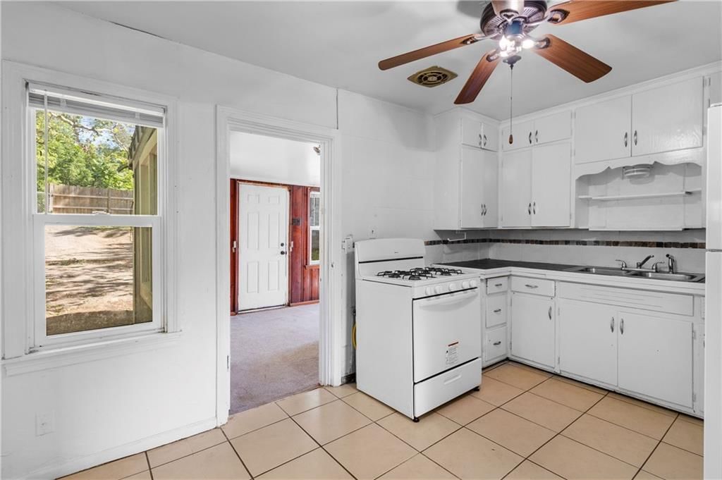 2926 Stewart Avenue — photo 13