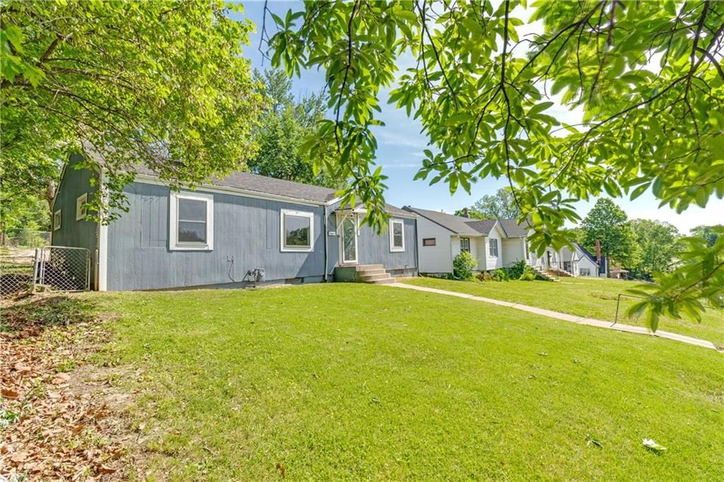 2926 Stewart Avenue — photo 17