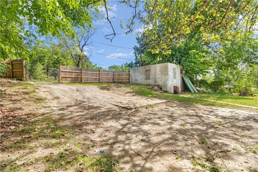 2926 Stewart Avenue — photo 20