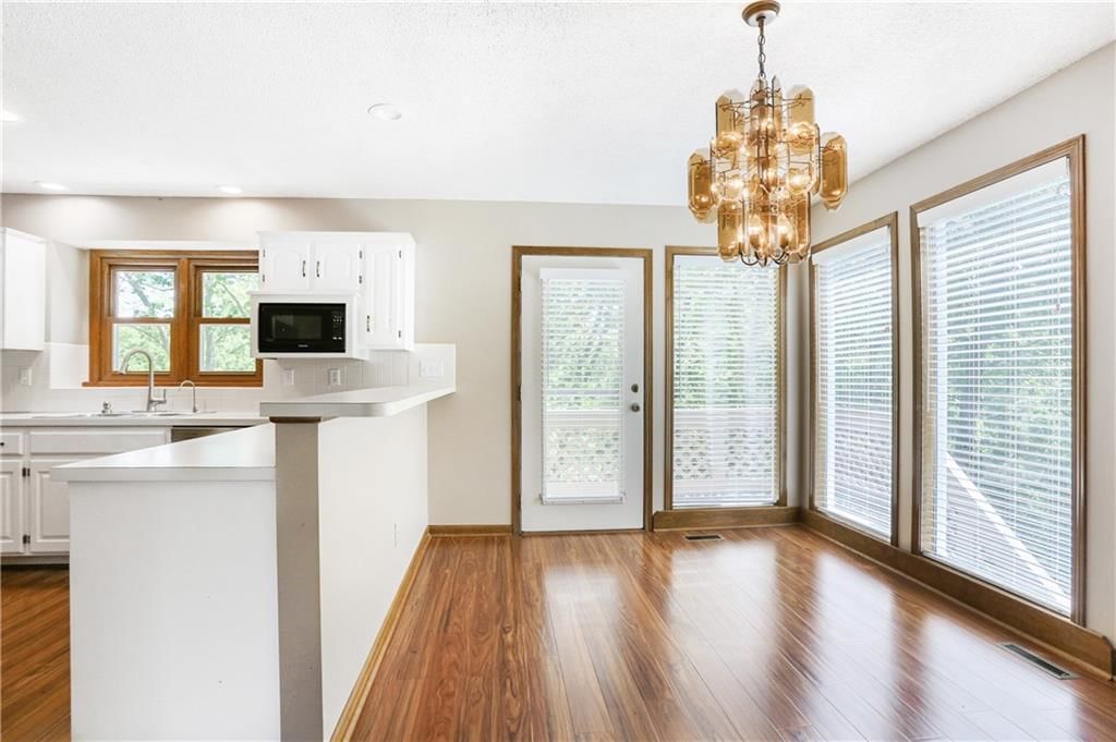 Photo 6 of 27 - 6503 NW Sioux Court
