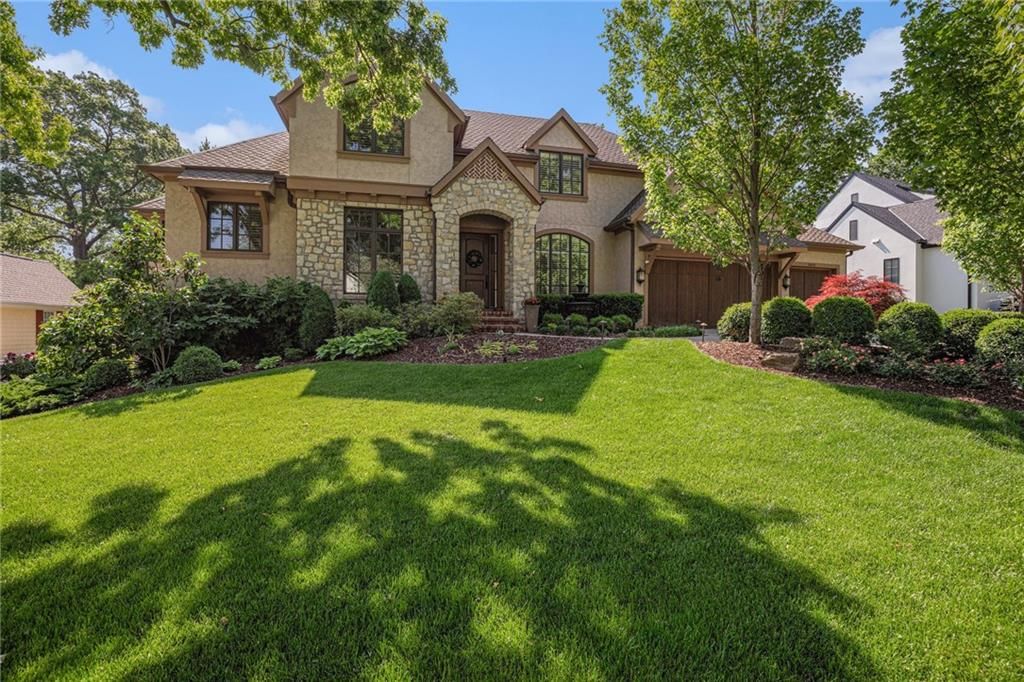 5815 Howe Drive — photo 2