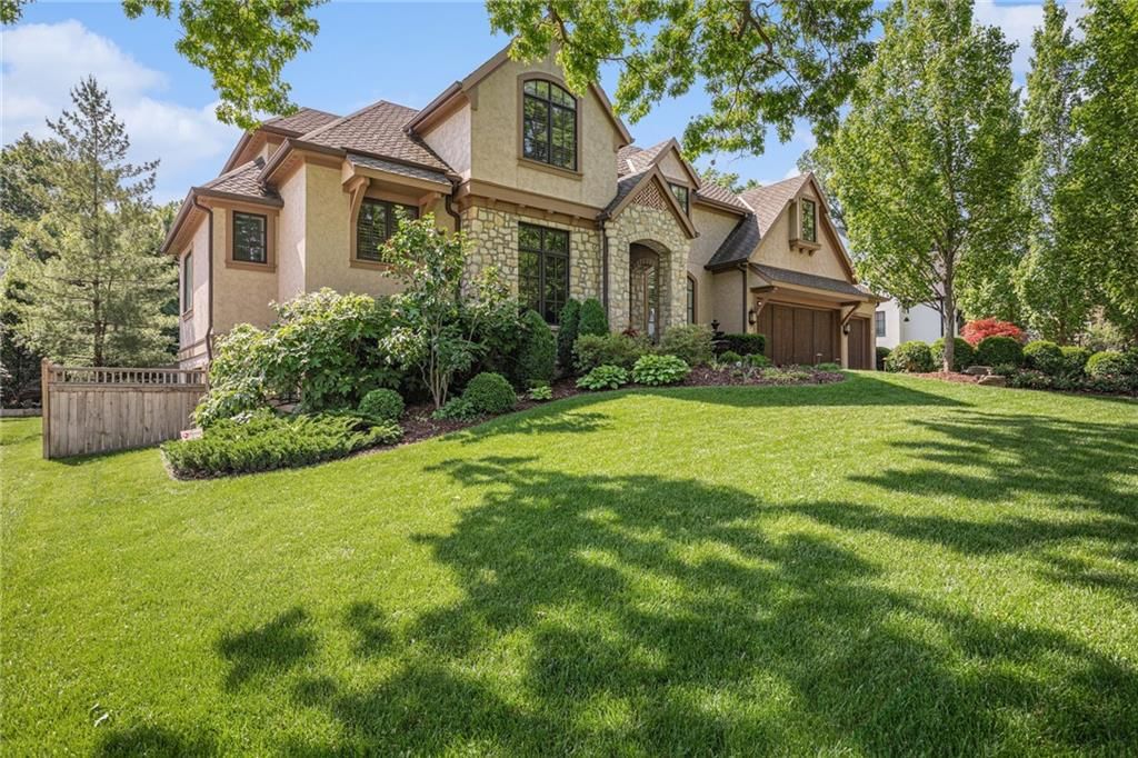 5815 Howe Drive — photo 3
