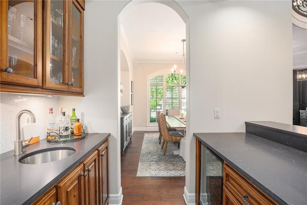 5815 Howe Drive — photo 8