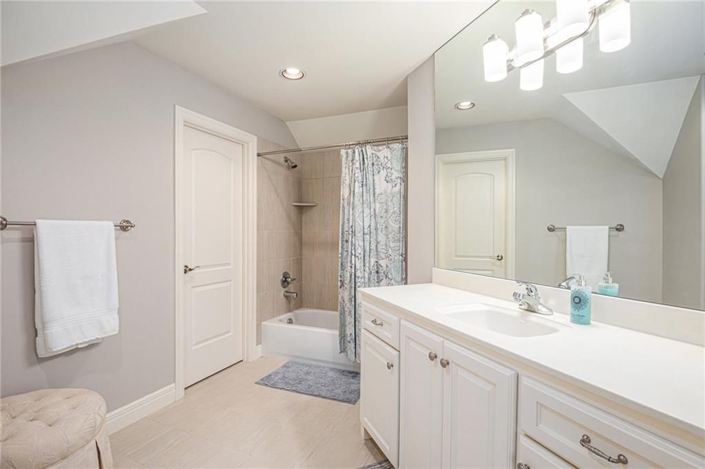 5815 Howe Drive — photo 32