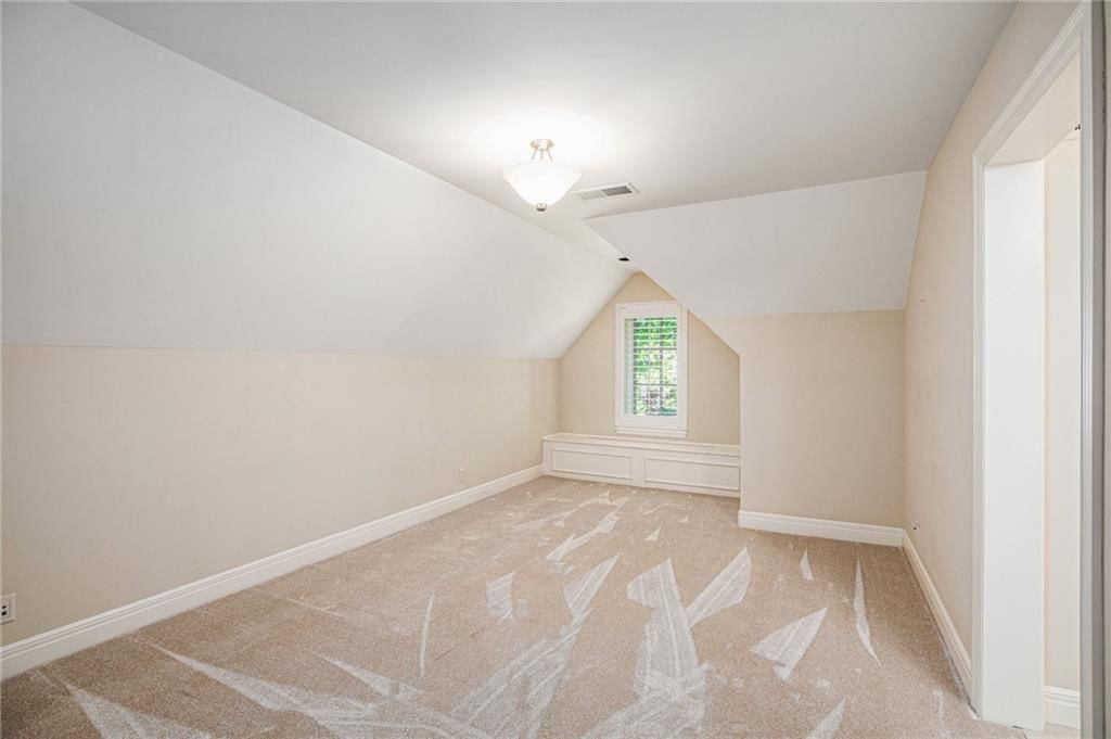 5815 Howe Drive — photo 33