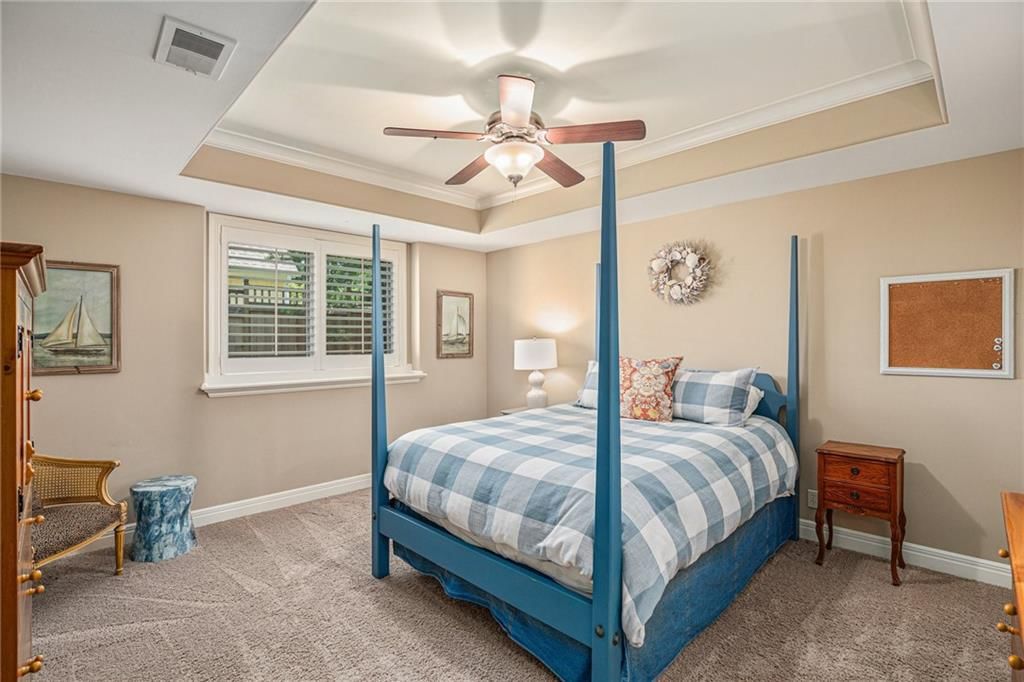 5815 Howe Drive — photo 43