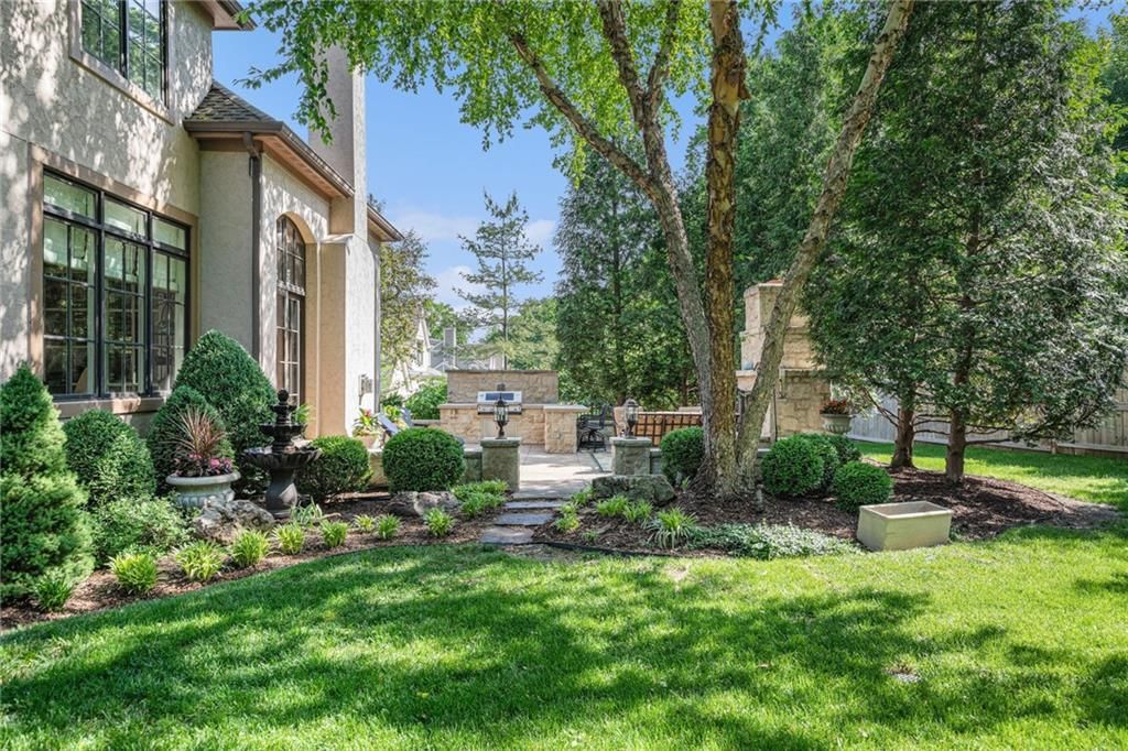 5815 Howe Drive — photo 48