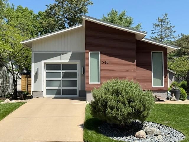 2436 W 48th Street, Westwood, KS