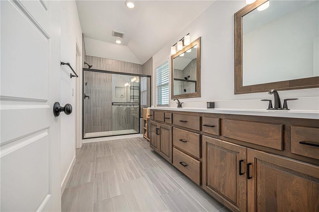 10616 N Holly Street — photo 21