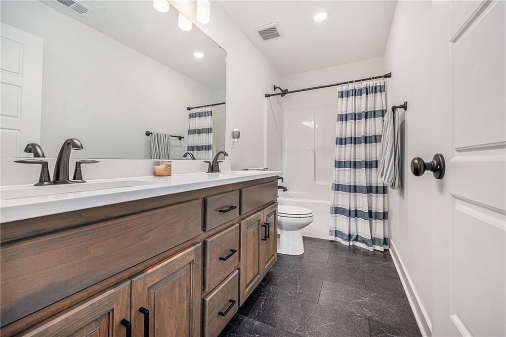 10616 N Holly Street — photo 28