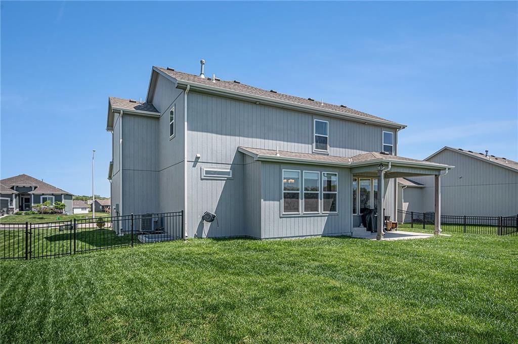 10616 N Holly Street — photo 35