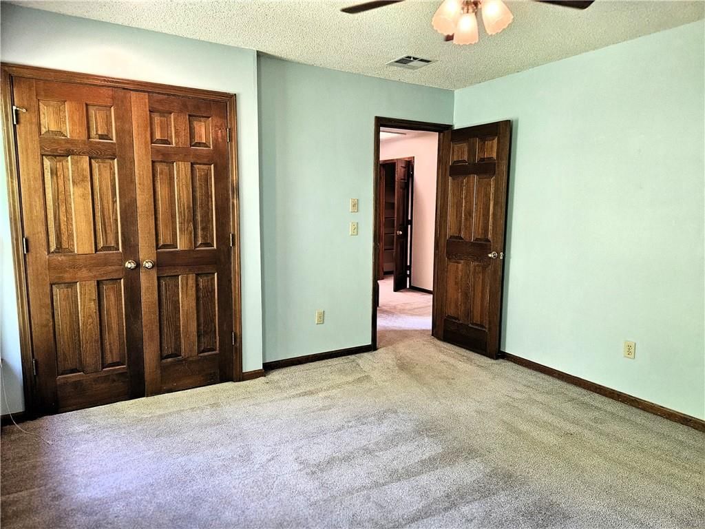 5806 N Kensington Avenue — photo 32