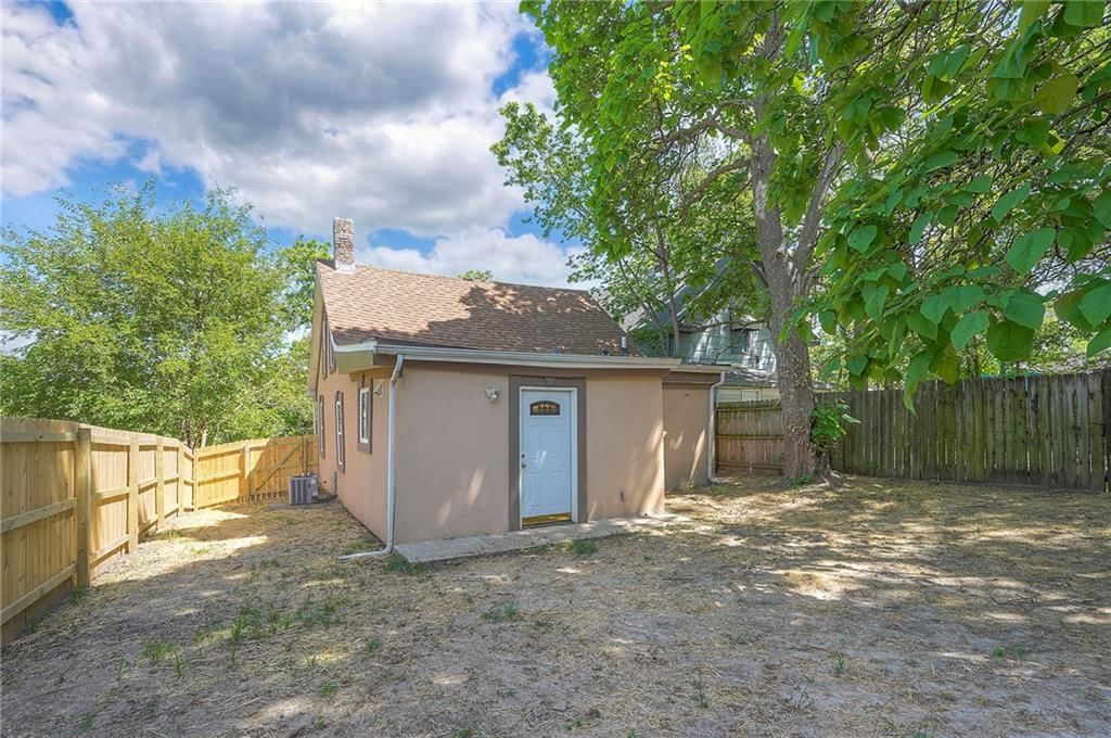 1302 FREMONT Avenue — photo 27