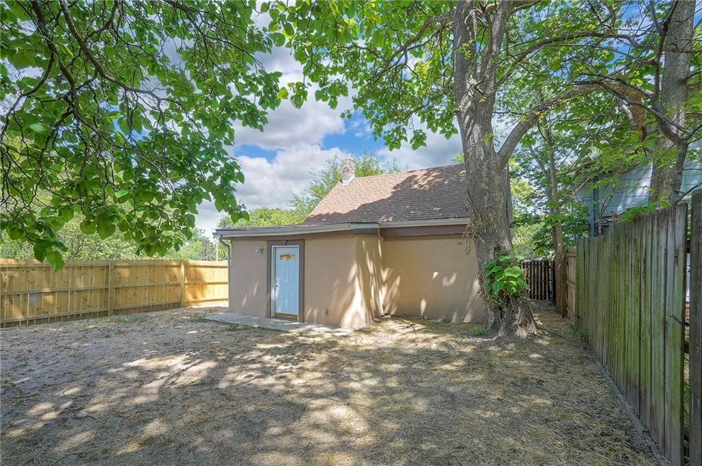 1302 FREMONT Avenue — photo 28