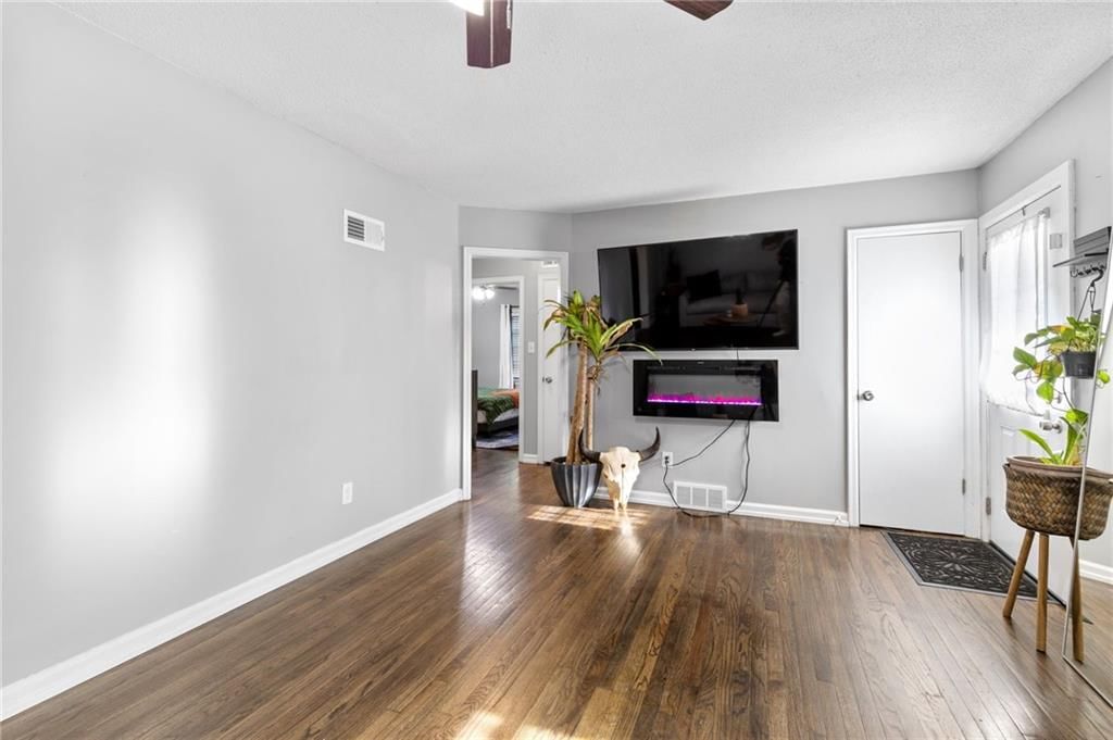 8601 Wornall Road — photo 13