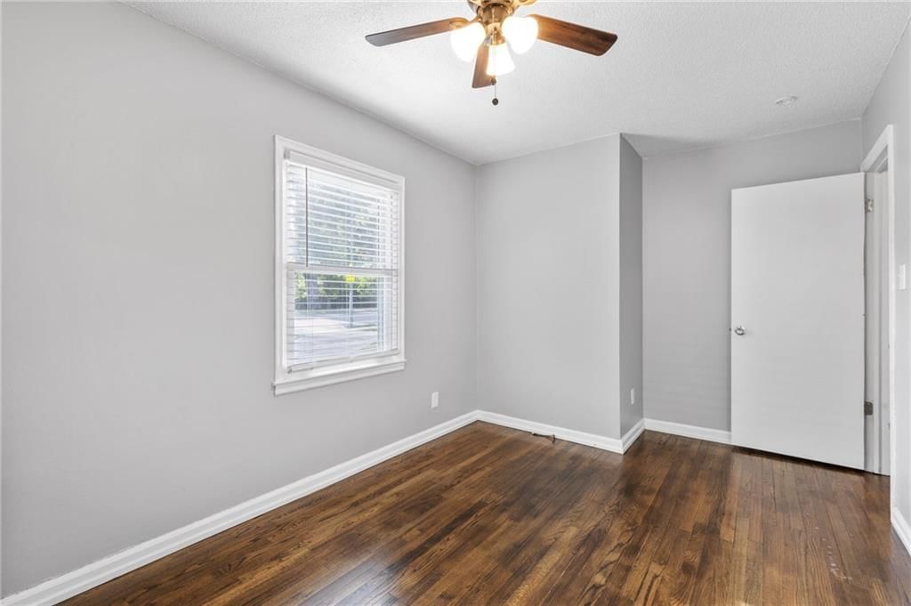 8601 Wornall Road — photo 16
