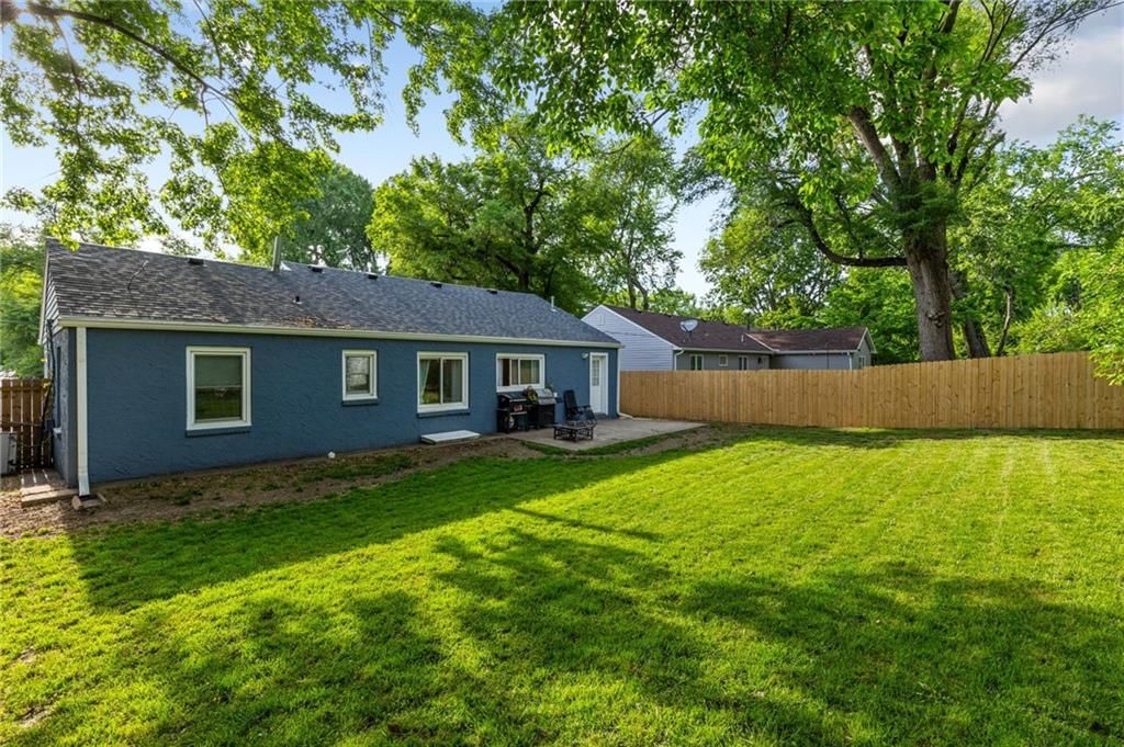 8601 Wornall Road — photo 21