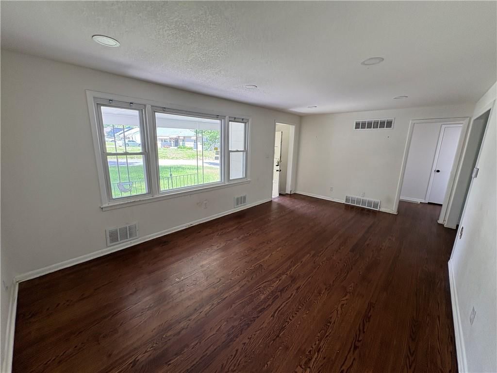 7115 Myrtle Avenue — photo 8