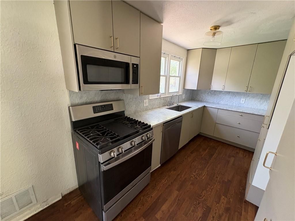 7115 Myrtle Avenue — photo 10