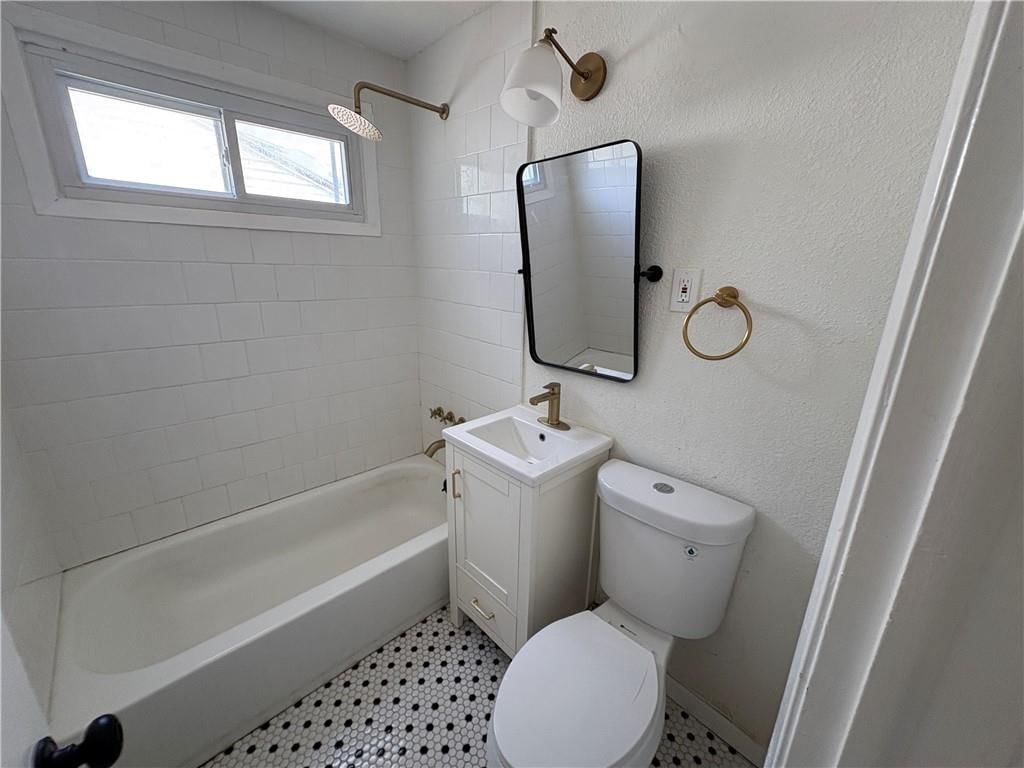 7115 Myrtle Avenue — photo 13