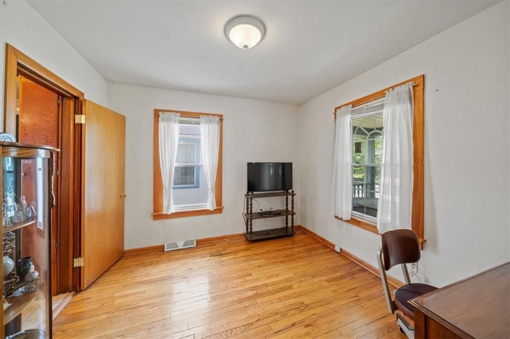 1212 E 22nd Avenue — photo 15