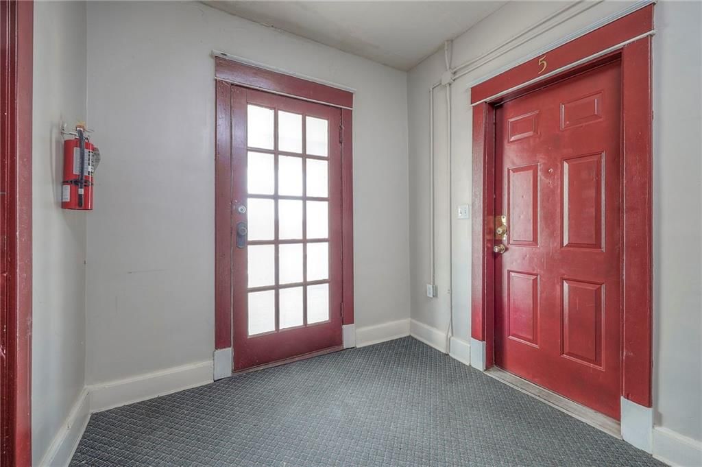 Photo 20 of 34 - 204 E Franklin Street