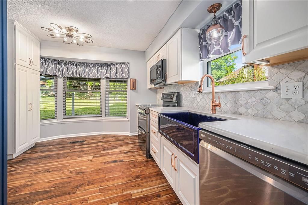 9708 N Campbell Drive — photo 10