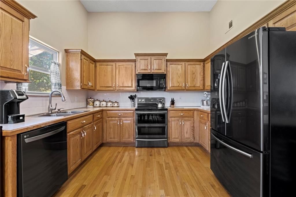 12434 England Street — photo 6
