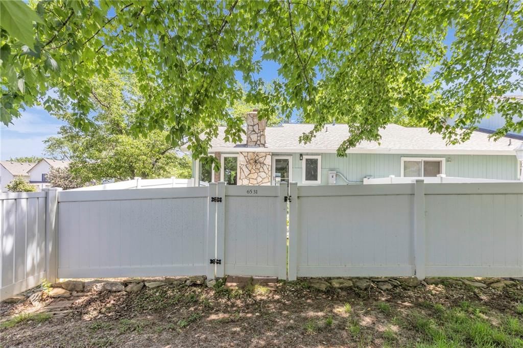 6531 W 49th Street — photo 31