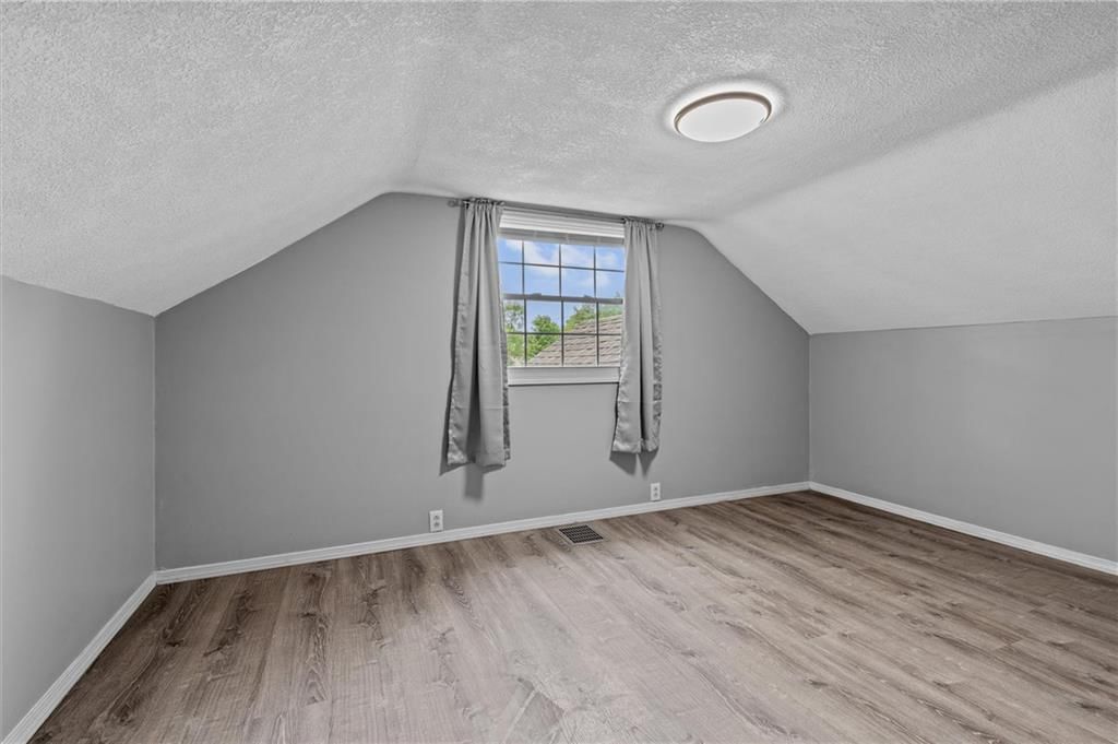 404 E 3rd Street — photo 32